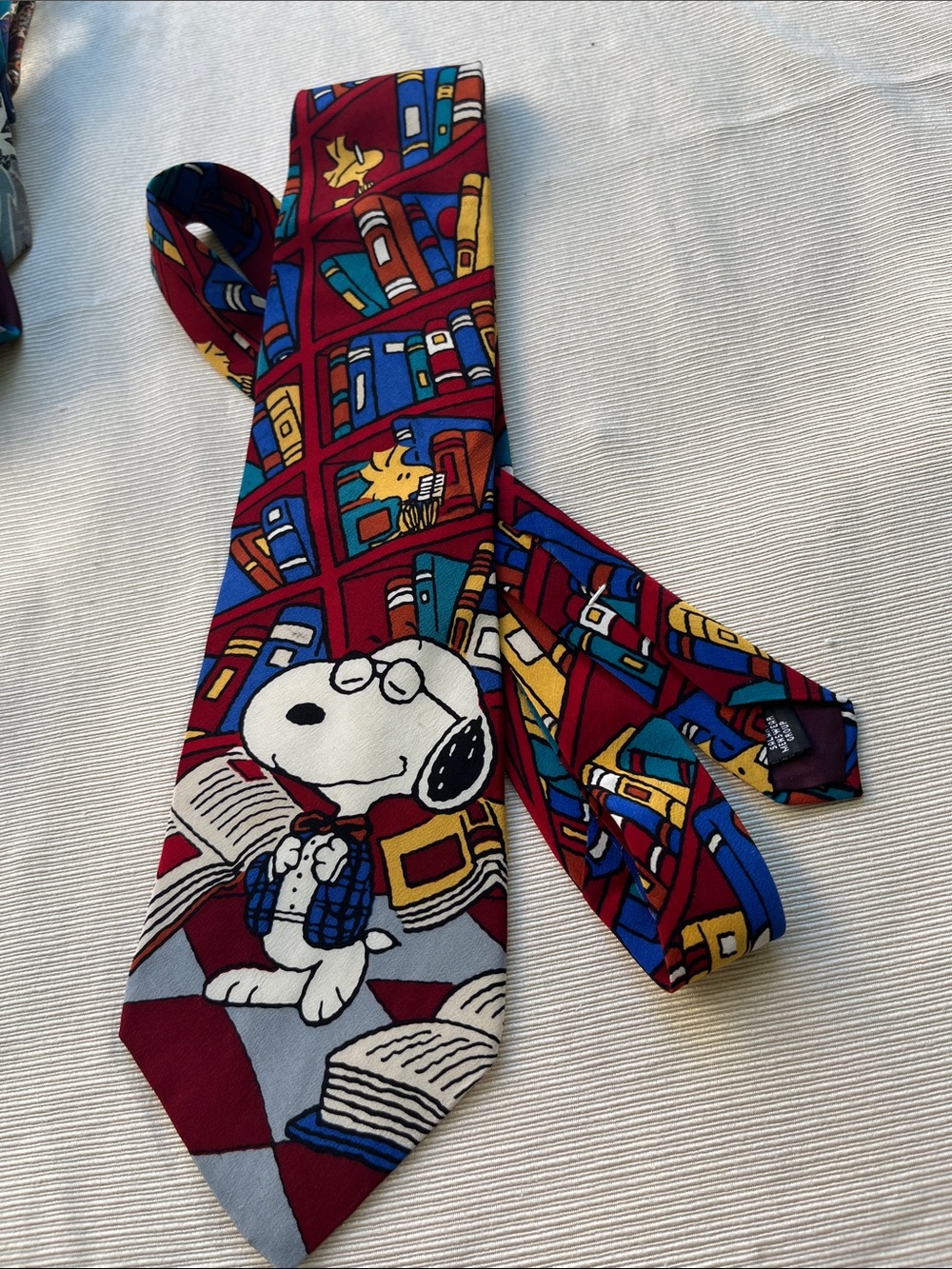 Peanuts Snoopy Joe Preppy Reading Library Tie books in Red, Blue, Yellow, White - Picture 5 of 7